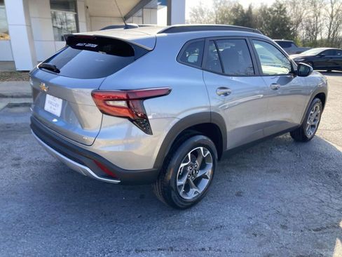 New 2026 Chevrolet Trax LT image 4