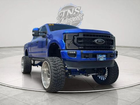 Used 2022 Ford F250 Lariat w/ Black Appearance Package image 7