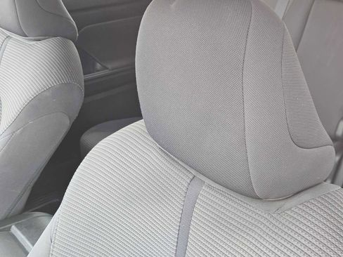 Used 2022 Toyota Highlander LE image 15