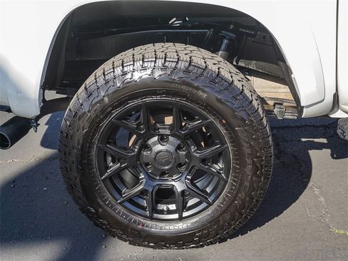 Used 2020 Toyota Tacoma TRD Sport image 8