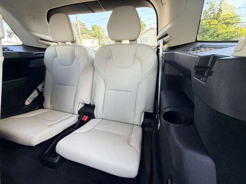 Used 2023 Volvo XC90 B5 Core w/ Climate Package AWD/4WD image 27