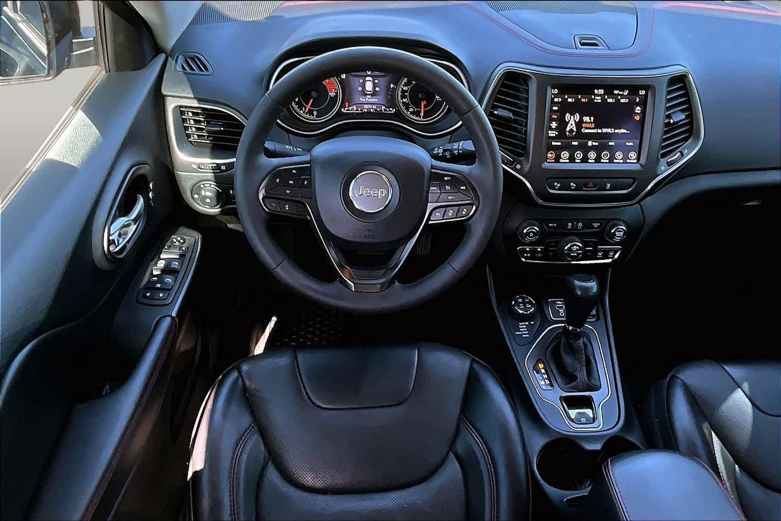 Used 2023 Jeep Cherokee Trailhawk w/ Premium Leather Package AWD/4WD image 6
