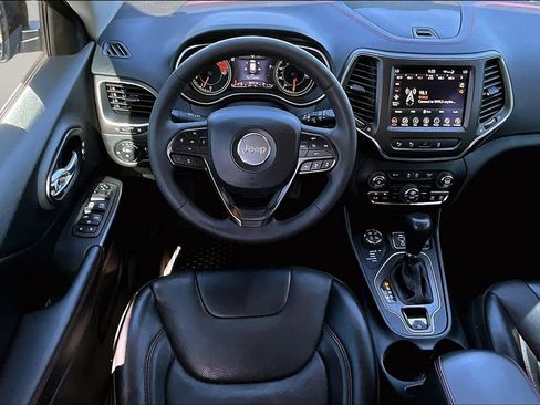 Used 2023 Jeep Cherokee Trailhawk w/ Premium Leather Package AWD/4WD image 6