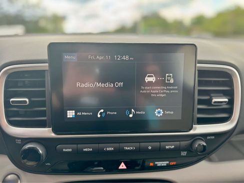 Certified 2025 Hyundai Venue SEL image 16