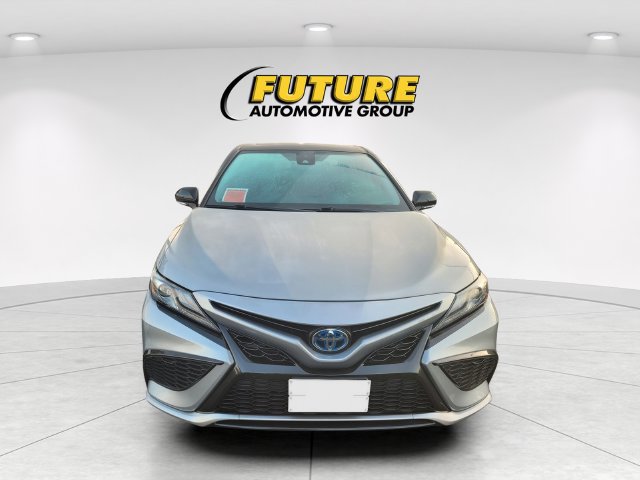 Used 2022 Toyota Camry XSE FWD image 2