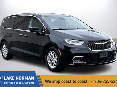 Certified 2024 Chrysler Pacifica Touring-L