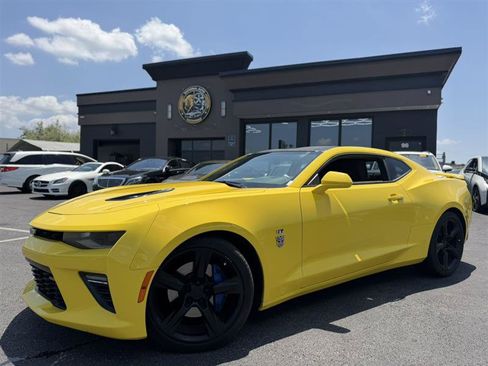 Used 2018 Chevrolet Camaro SS RWD image 1