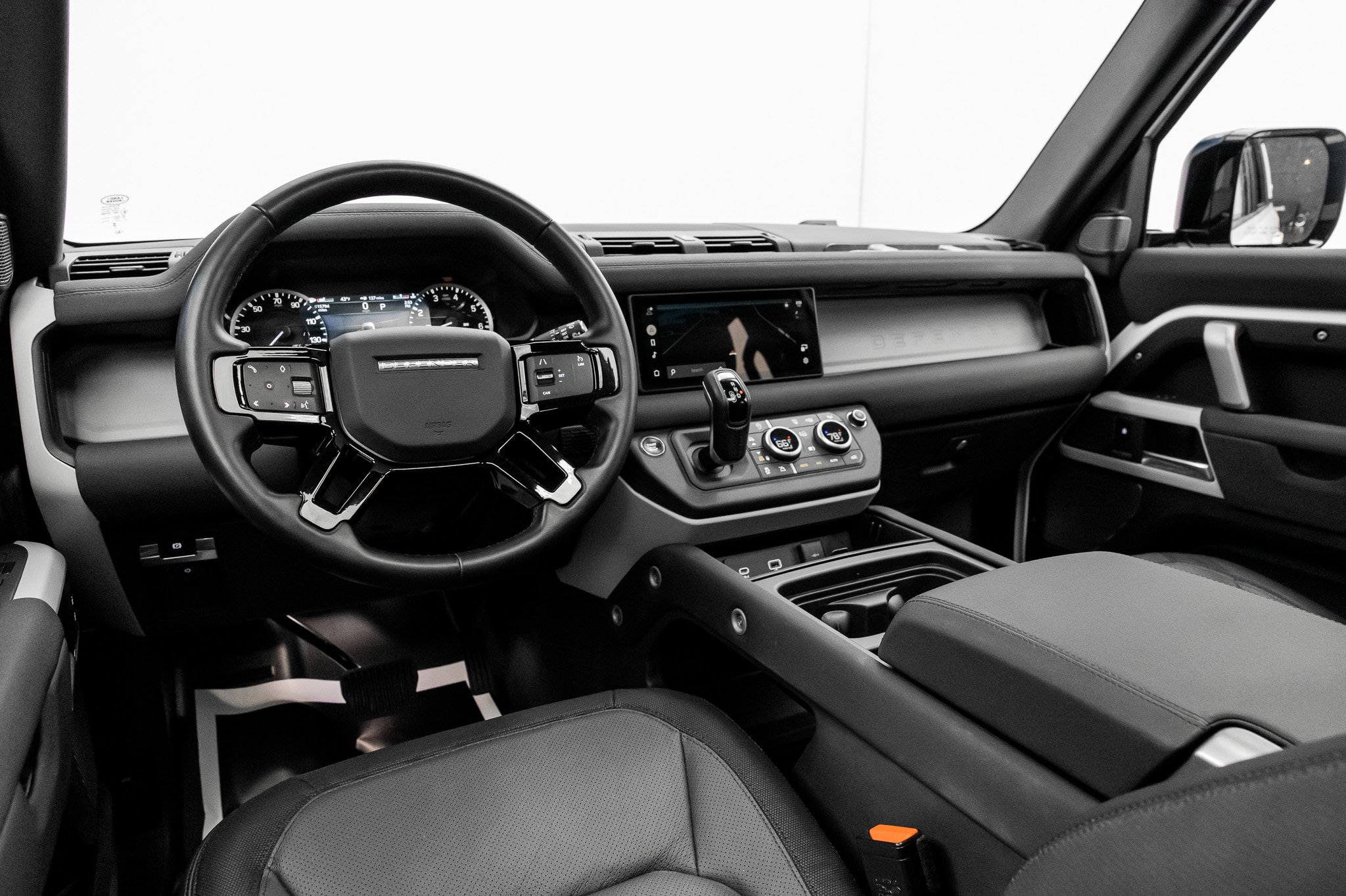 Used 2023 Land Rover Defender 110 X-Dynamic SE AWD/4WD image 35