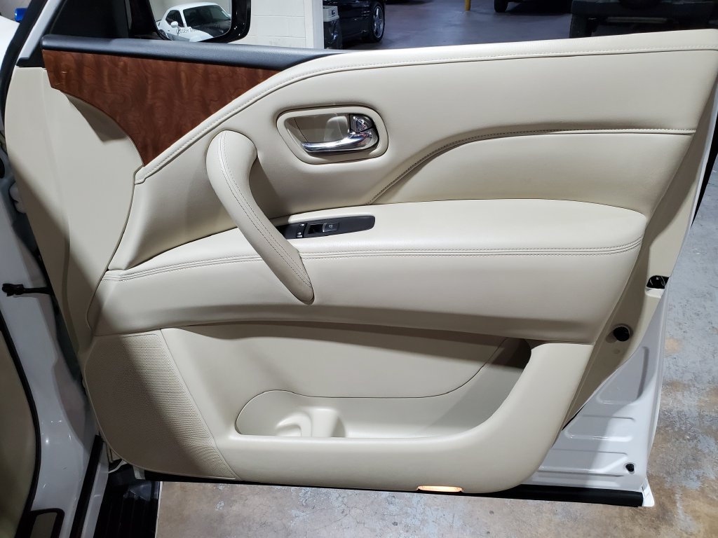 Used 2019 INFINITI QX80 Luxe w/ All-Season Package RWD image 16