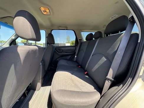 Used 2006 MAZDA Tribute I image 13