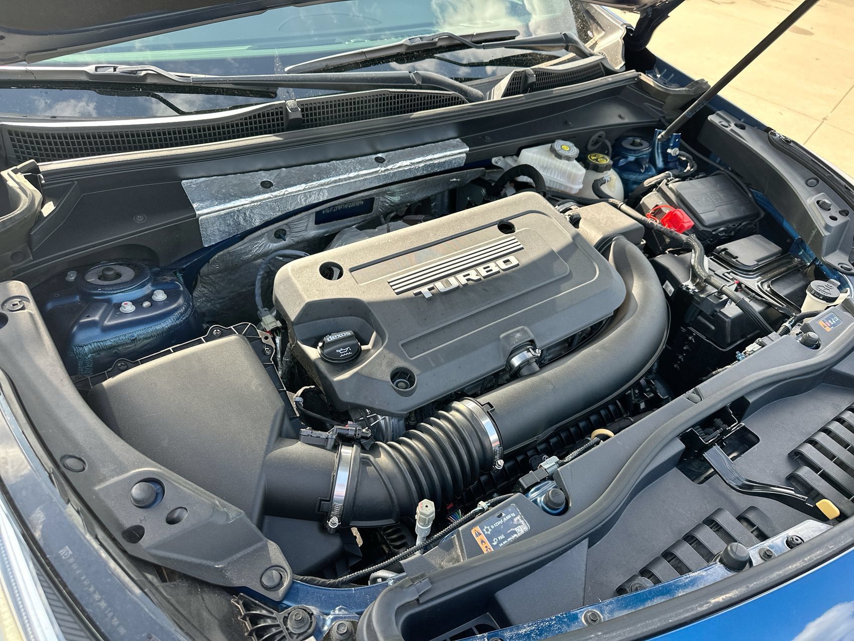 Used 2019 Cadillac XT4 Sport w/ Cold Weather Package FWD image 27