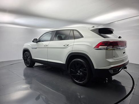Used 2024 Volkswagen Atlas Cross Sport SE FWD image 6