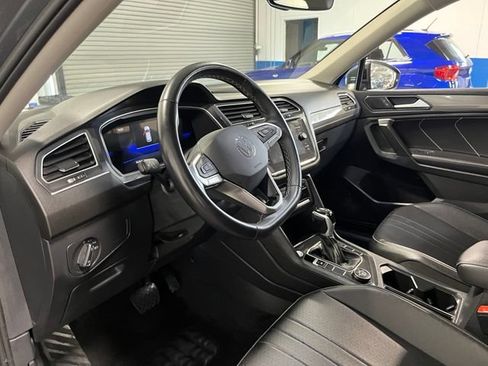 Used 2024 Volkswagen Tiguan SE AWD/4WD image 22