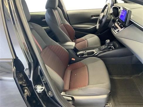 Certified 2025 Toyota Corolla SE image 33