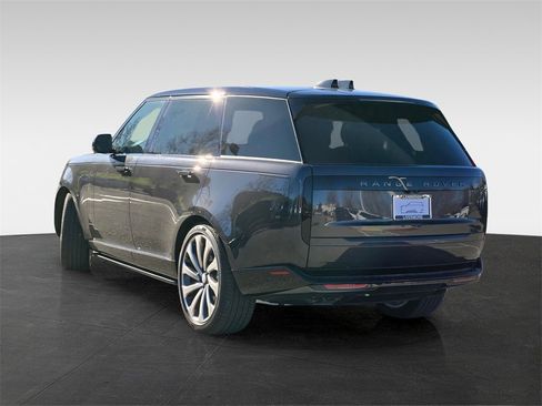 New 2025 Land Rover Range Rover Long Wheelbase SE image 4
