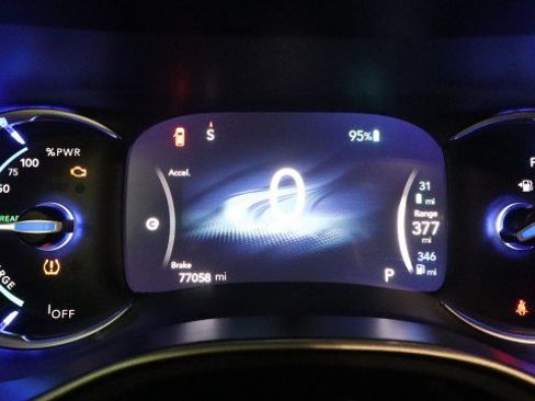 Used 2018 Chrysler Pacifica Touring-L FWD image 24