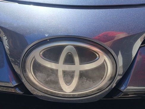 Used 2018 Toyota Corolla SE w/ Carpet Mat Package (TMS) FWD image 2