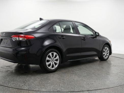 Used 2025 Toyota Corolla LE FWD image 9