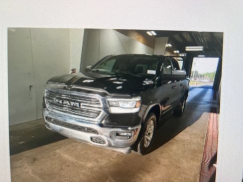 Used 2020 RAM 1500 Laramie AWD/4WD image 14