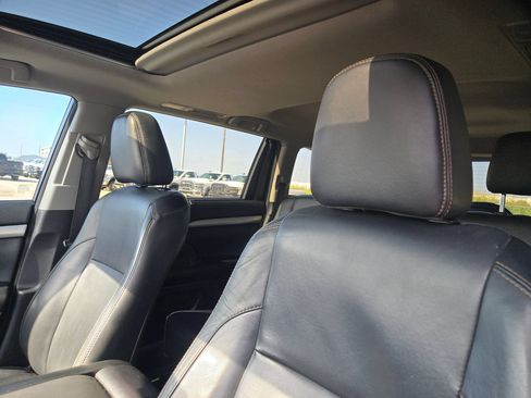 Used 2016 Toyota Highlander XLE FWD image 9