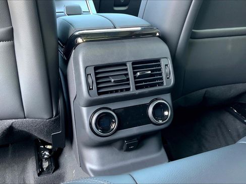 New 2026 Land Rover Range Rover Velar Dynamic SE image 20