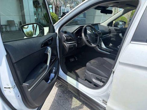 Used 2022 Mitsubishi Eclipse Cross LE FWD image 5