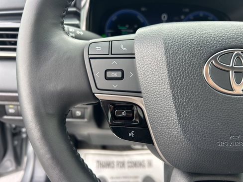 Used 2025 Toyota Camry XSE image 8