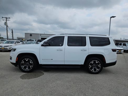 Used 2023 Jeep Wagoneer Series III w/ Preferred Equipment Group image 6