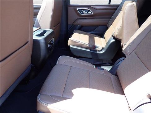 Used 2024 Chevrolet Tahoe High Country AWD/4WD image 10