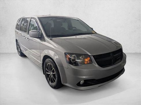 Used 2015 Dodge Grand Caravan SXT image 4