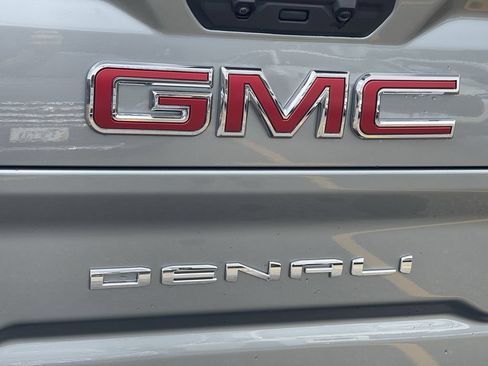 Used 2024 GMC Sierra 2500 Denali AWD/4WD image 7