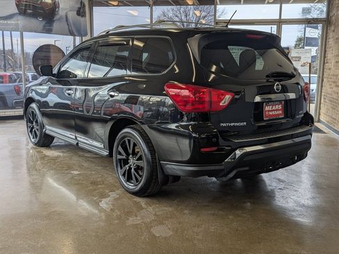 Used 2017 Nissan Pathfinder Platinum w/ Cargo Package image 7