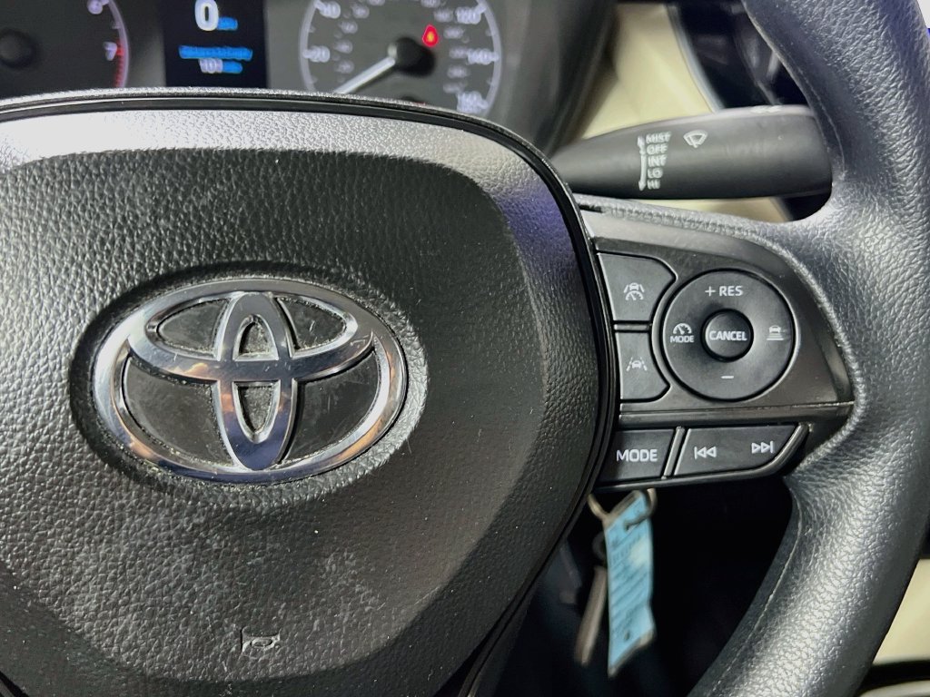 Used 2025 Toyota Corolla LE FWD image 17