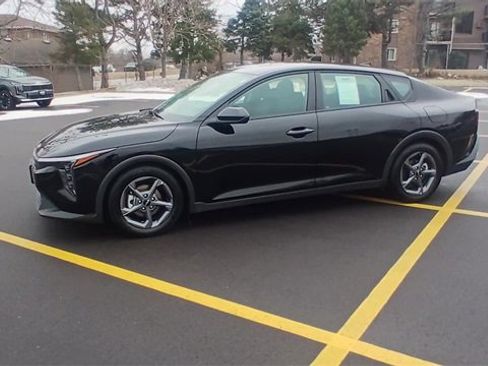 Certified 2025 Kia K4 LXS image 7