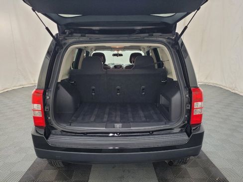 Used 2014 Jeep Patriot Sport w/ Power Value Group FWD image 29