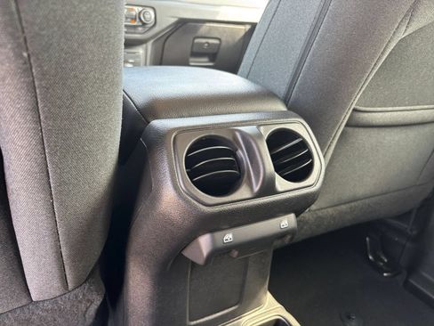Used 2025 Jeep Wrangler Unlimited Sport AWD/4WD image 22