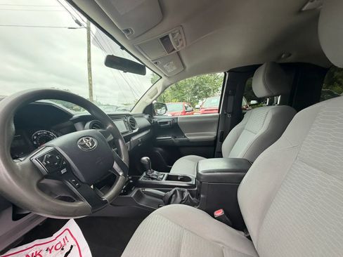 Used 2016 Toyota Tacoma SR RWD image 13