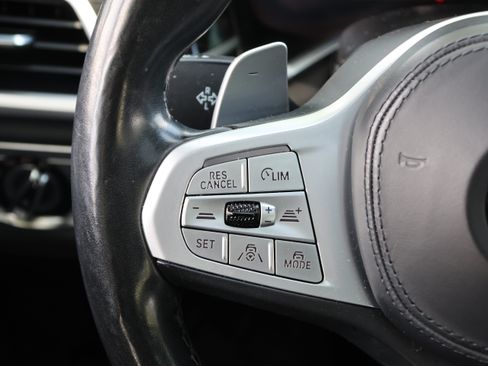 Used 2022 BMW 740i w/ M Sport Package RWD image 19