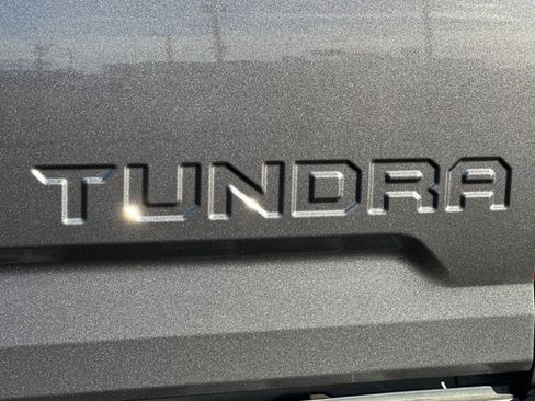 Used 2016 Toyota Tundra SR5 w/ SR5 Upgrade Package image 25