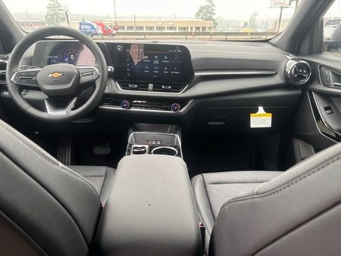 New 2026 Chevrolet Equinox LT w/ Convenience Package II FWD image 11