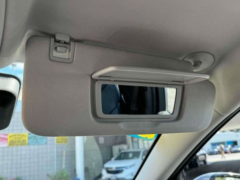 Used 2022 Chevrolet Bolt EUV LT w/ Convenience Package image 30