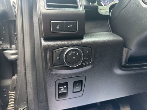 Used 2021 Ford Expedition Limited image 17