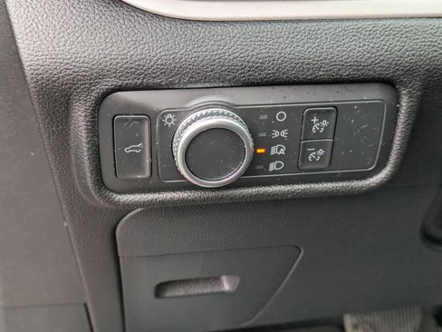 Used 2022 Ford Explorer XLT image 15