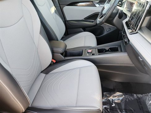 New 2026 Volkswagen Tiguan SE R-Line image 4