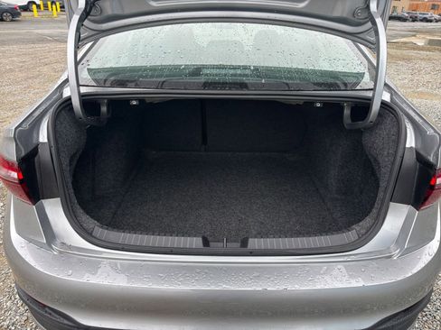 Used 2025 Volkswagen Jetta SE image 27