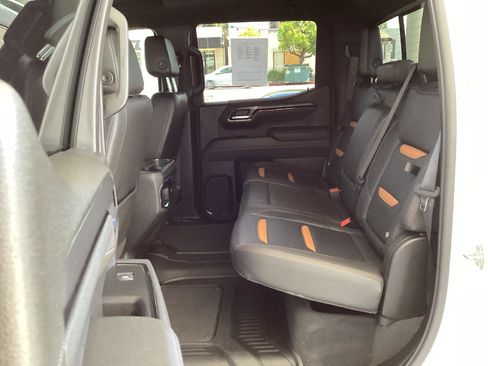 Used 2025 GMC Sierra 1500 AT4 w/ AT4 Premium Package AWD/4WD image 12