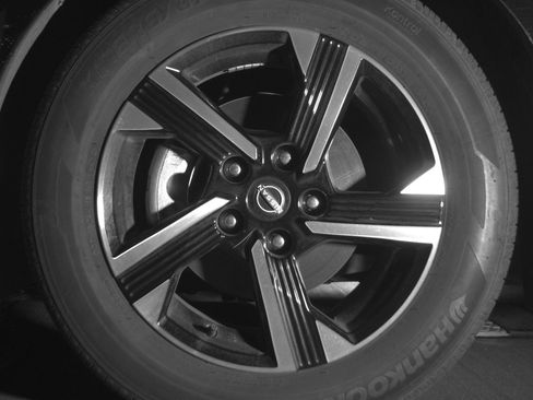 Used 2025 Nissan Sentra SV FWD image 12