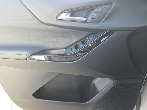 Used 2025 Chevrolet Equinox LT image 31