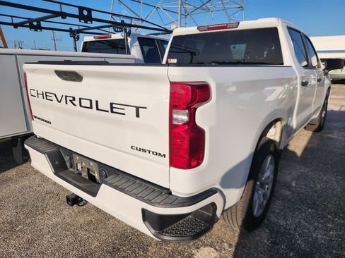 Used 2022 Chevrolet Silverado 1500 Custom w/ LPO, Dark Essentials Package RWD image 3