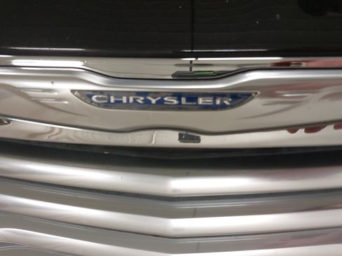 Used 2014 Chrysler 200 Limited image 34
